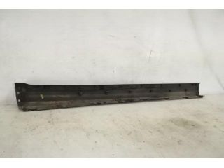 bontott MASERATI LEVANTE Bal első Küszöb Díszléc