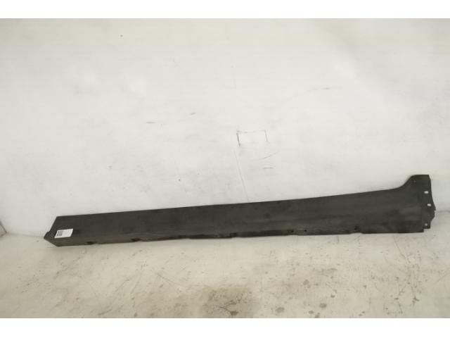 bontott MASERATI LEVANTE Bal első Küszöb Díszléc