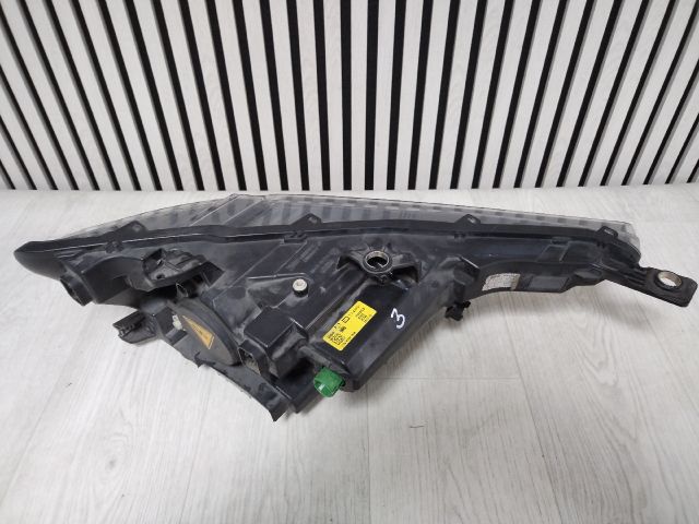 bontott MASERATI LEVANTE Bal Fényszóró