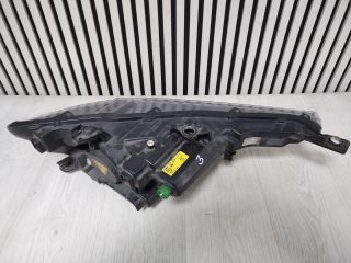 bontott MASERATI LEVANTE Bal Fényszóró