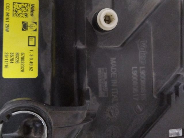 bontott MASERATI LEVANTE Bal Fényszóró