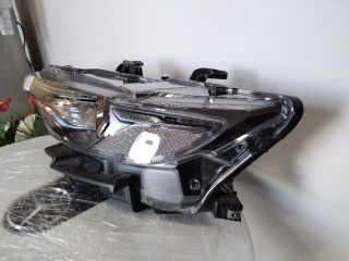 bontott MASERATI LEVANTE Bal Fényszóró