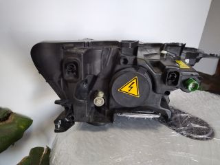 bontott MASERATI LEVANTE Bal Fényszóró