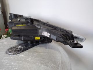 bontott MASERATI LEVANTE Bal Fényszóró