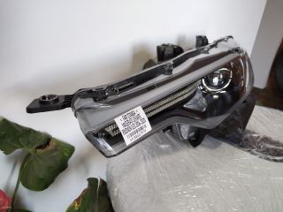 bontott MASERATI LEVANTE Bal Fényszóró