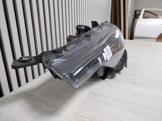 bontott MASERATI LEVANTE Bal Fényszóró