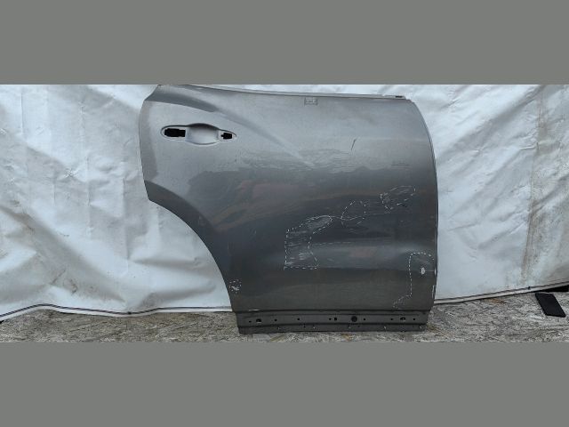 bontott MASERATI LEVANTE Bal hátsó Ajtó (Üres lemez)