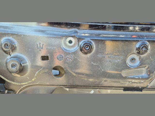 bontott MASERATI LEVANTE Bal hátsó Ajtó (Üres lemez)