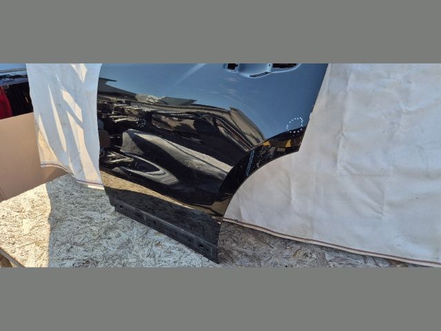 bontott MASERATI LEVANTE Bal hátsó Ajtó (Üres lemez)