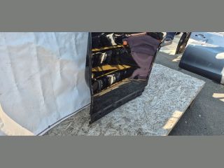 bontott MASERATI LEVANTE Bal hátsó Ajtó (Üres lemez)