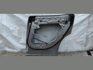 bontott MASERATI LEVANTE Bal hátsó Ajtó (Üres lemez)