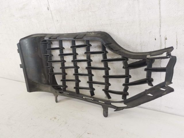 bontott MASERATI LEVANTE Bal Ködzárófény Keret