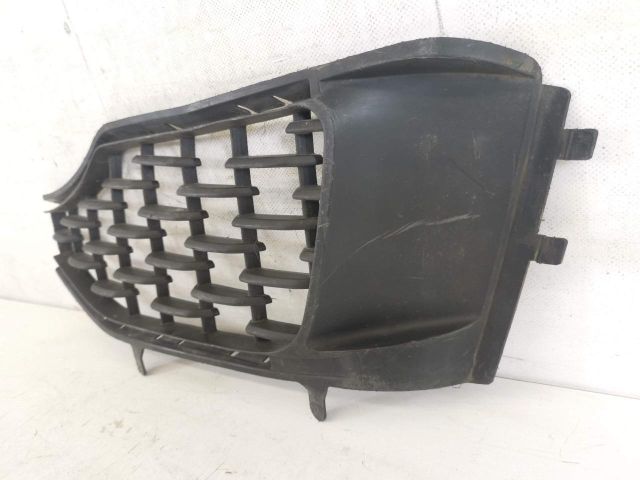 bontott MASERATI LEVANTE Bal Ködzárófény Keret