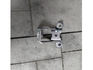 bontott MASERATI LEVANTE Csomagtérajtó Zsanér