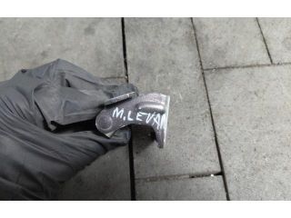 bontott MASERATI LEVANTE Csomagtérajtó Zsanér