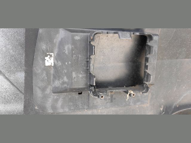 bontott MASERATI LEVANTE Hátsó Lökhárító (Üresen)