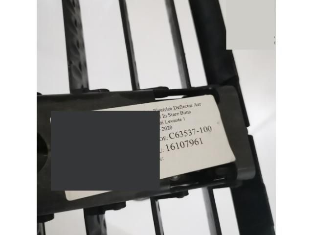 bontott MASERATI LEVANTE Hűtő Légterelő