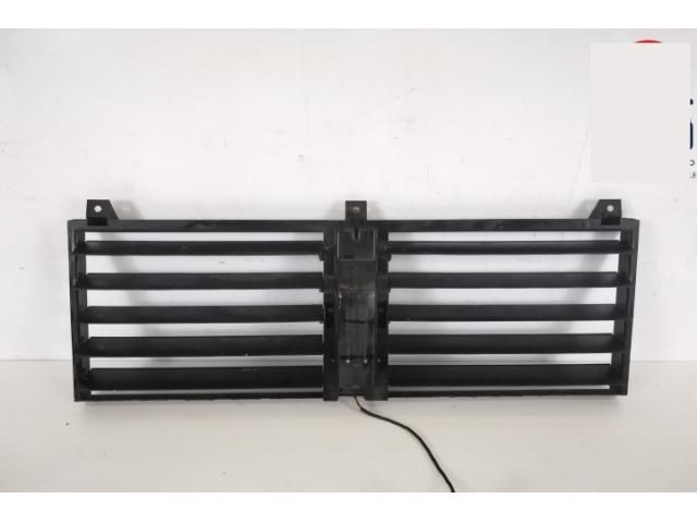 bontott MASERATI LEVANTE Hűtő Légterelő