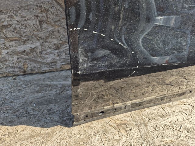 bontott MASERATI LEVANTE Jobb első Ajtó (Üres lemez)