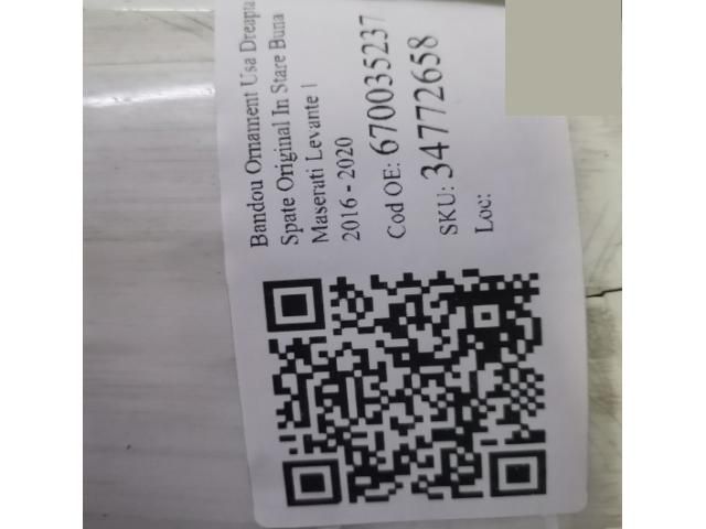 bontott MASERATI LEVANTE Jobb hátsó Ajtó Díszléc