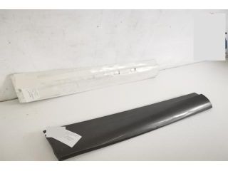 bontott MASERATI LEVANTE Jobb hátsó Ajtó Díszléc