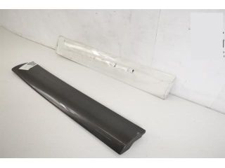 bontott MASERATI LEVANTE Jobb hátsó Ajtó Díszléc