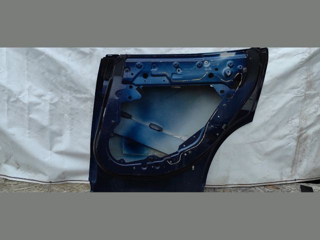 bontott MASERATI LEVANTE Jobb hátsó Ajtó (Üres lemez)