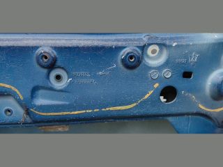 bontott MASERATI LEVANTE Jobb hátsó Ajtó (Üres lemez)