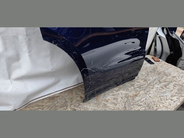 bontott MASERATI LEVANTE Jobb hátsó Ajtó (Üres lemez)