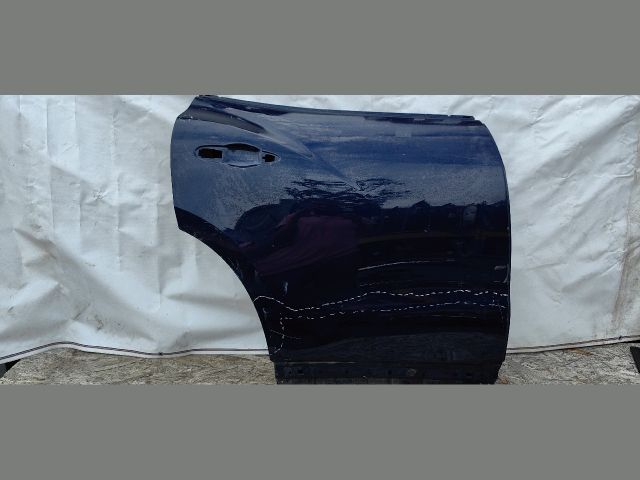 bontott MASERATI LEVANTE Jobb hátsó Ajtó (Üres lemez)