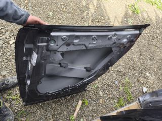 bontott MASERATI LEVANTE Jobb hátsó Ajtó (Üres lemez)