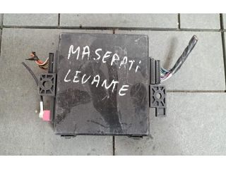 bontott MASERATI LEVANTE Kulcs Nélküli Nyitás Jeladó