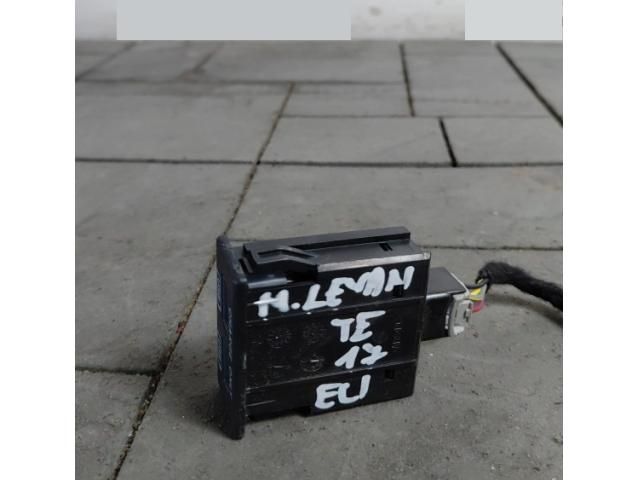 bontott MASERATI LEVANTE USB HUB