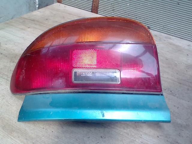 bontott MAZDA 121 Bal Hátsó Lámpa