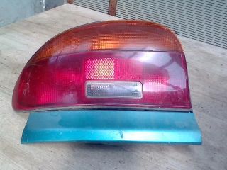 bontott MAZDA 121 Bal Hátsó Lámpa