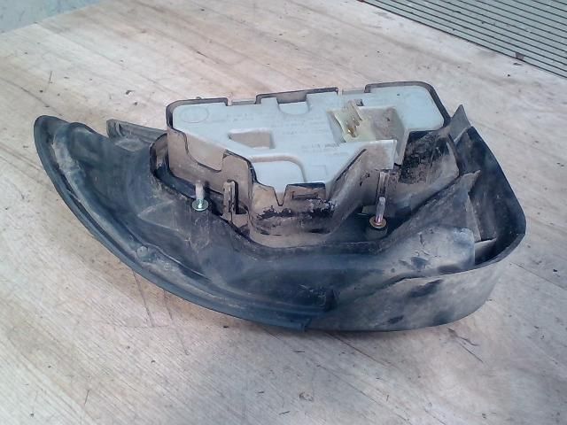 bontott MAZDA 121 Bal Hátsó Lámpa