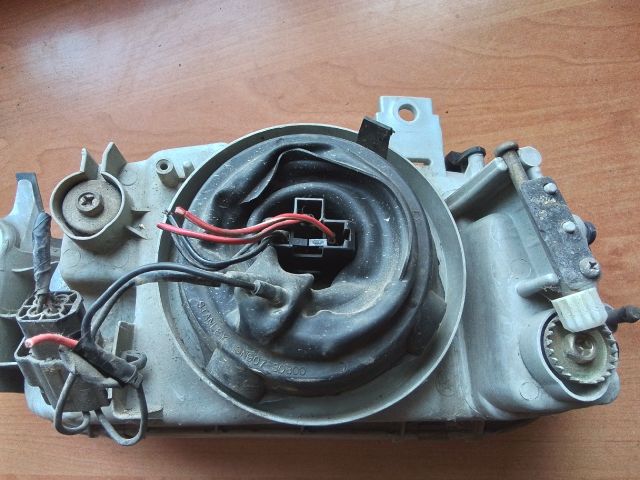 bontott MAZDA 121 Jobb Fényszóró