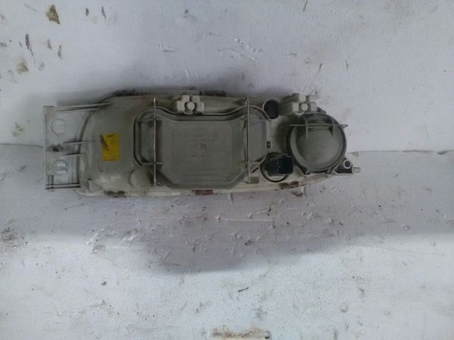 bontott MAZDA 121 Jobb Fényszóró