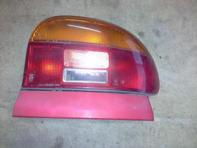 bontott MAZDA 121 Jobb Hátsó Lámpa