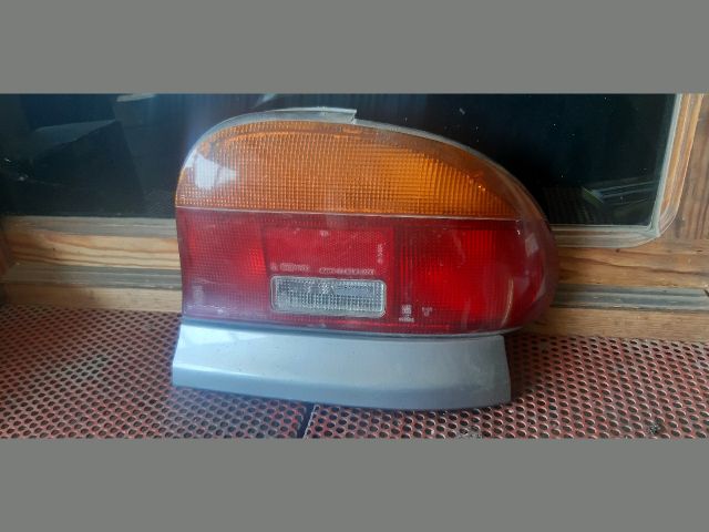 bontott MAZDA 121 Jobb Hátsó Lámpa