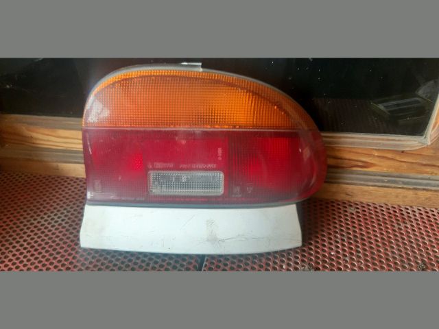 bontott MAZDA 121 Jobb Hátsó Lámpa