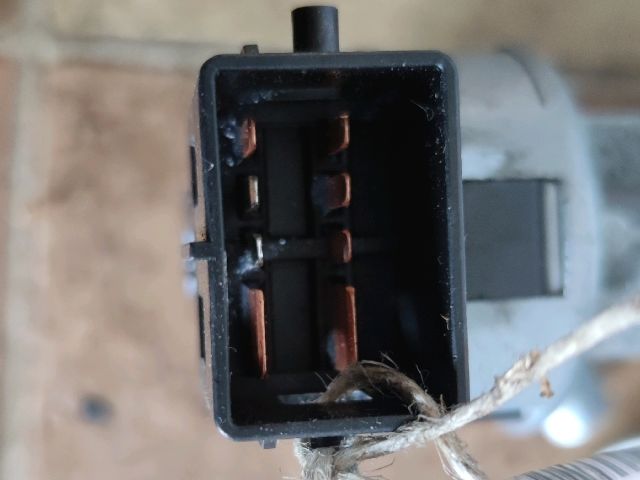 bontott MAZDA 2 Gyújtáskapcsoló Házzal