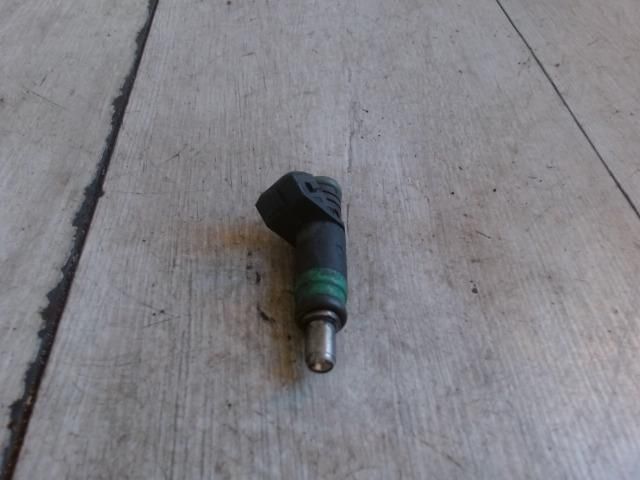 bontott MAZDA 2 Porlasztó (1 db)