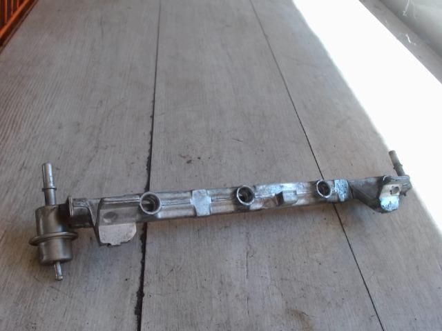 bontott MAZDA 2 Porlasztó Sor / Híd