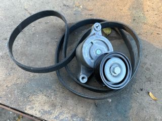 bontott MAZDA 2 Szíjfeszítő Görgő