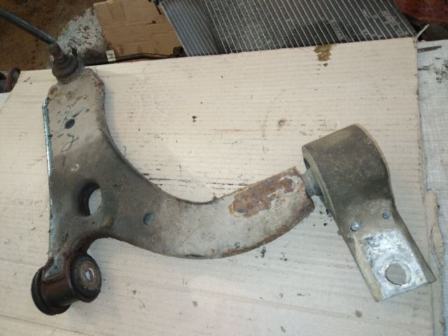 bontott MAZDA 2 Jobb első Lengőkar