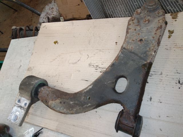 bontott MAZDA 2 Jobb első Lengőkar