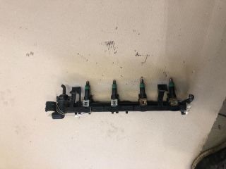 bontott MAZDA 2 Porlasztó Sor / Híd