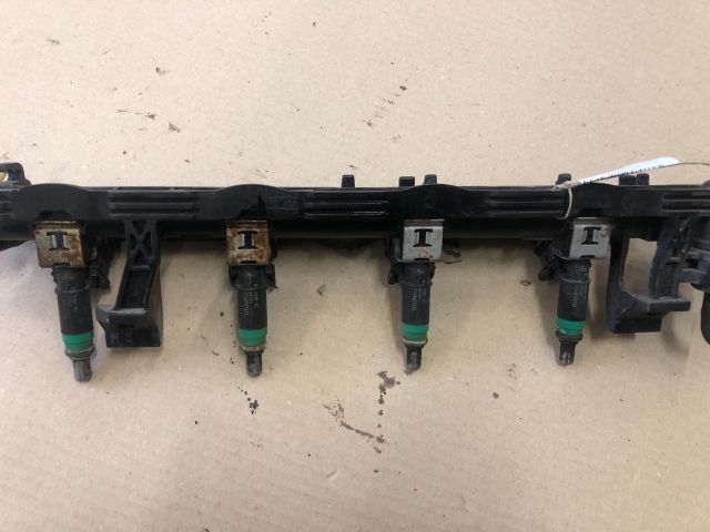 bontott MAZDA 2 Porlasztó Sor / Híd