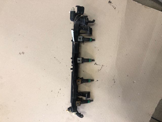 bontott MAZDA 2 Porlasztó Sor / Híd